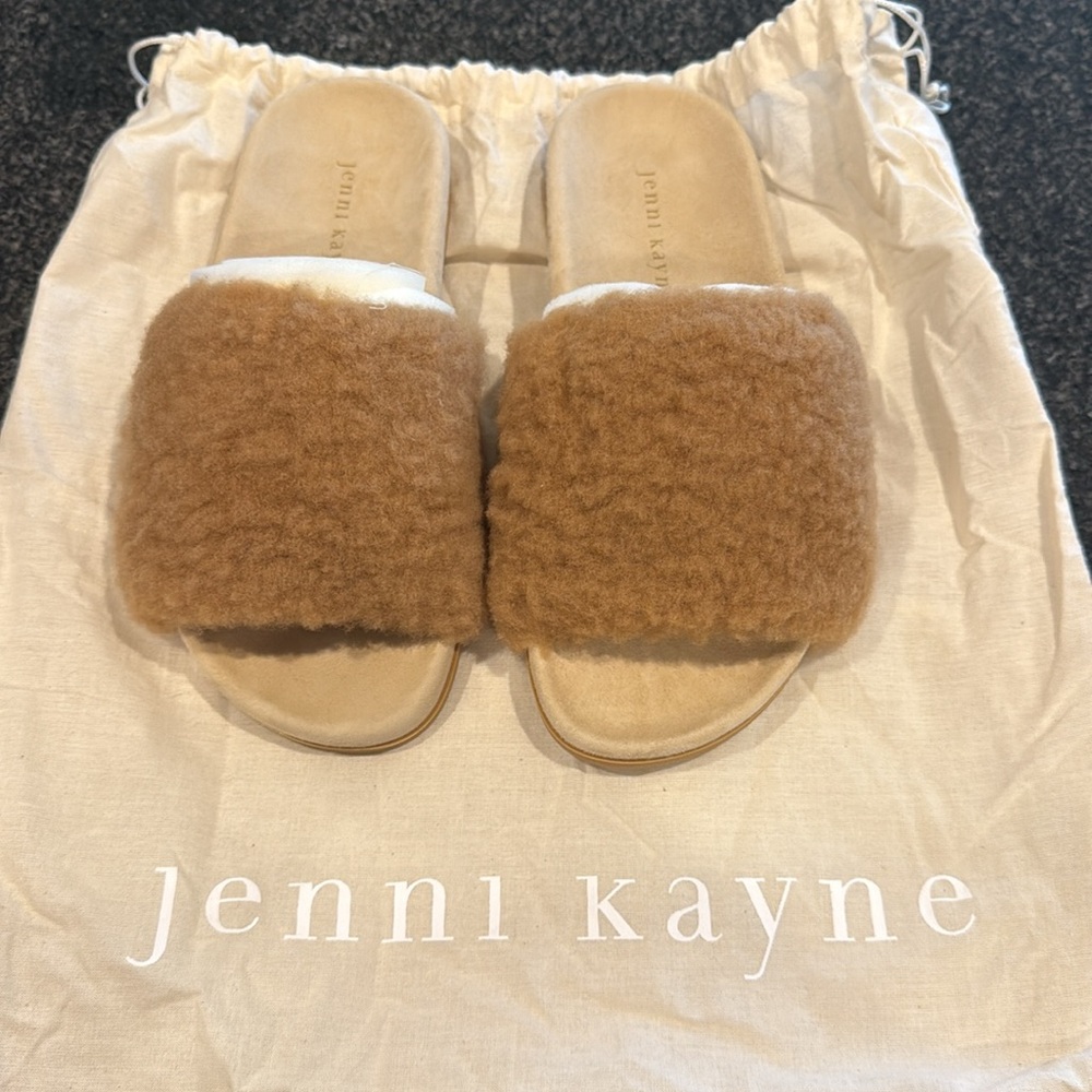 NWT 55% off! Jenni Kayne Shearling Slide Sandal. Size 6